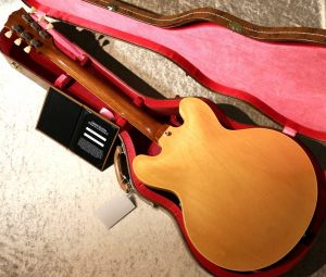 ギター Gibson Custom 1959 ES-335 Reissue VOS VN Gibson Custom Shop 1959 ES-335 Reissue VOS In Vintage Burst