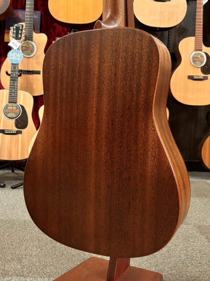 Martin DJR-10E エレアコ オール単板 StreetMaster Amazon.com: Martin D Jr-10E Streetmaster Sapele Satin w/Gig