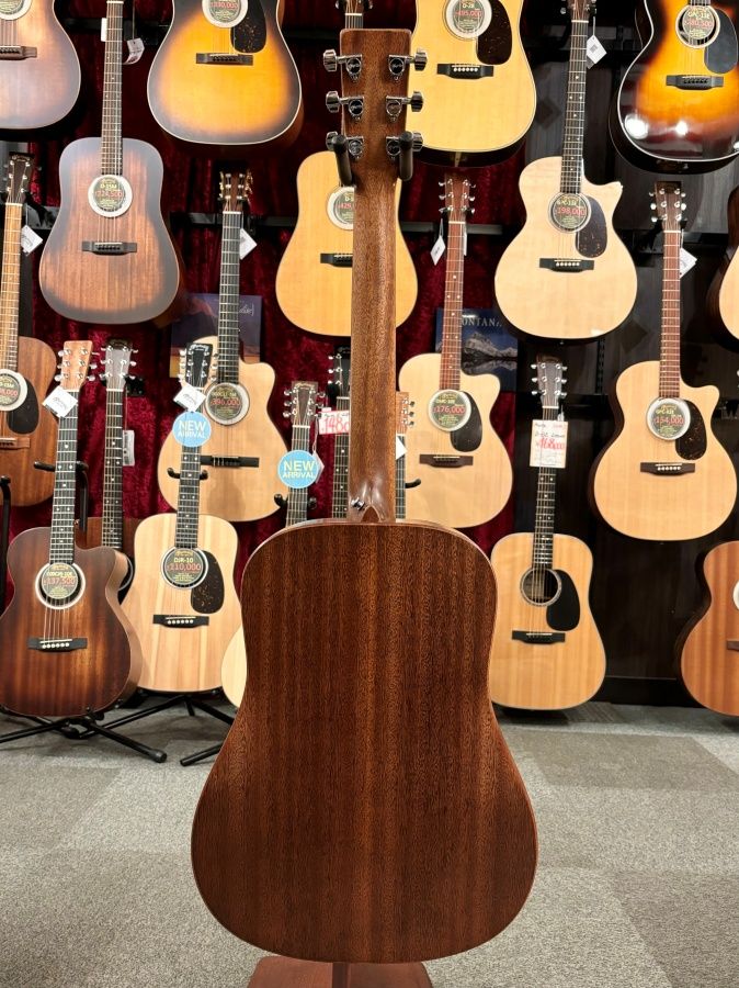 Martin DJR-10E エレアコ オール単板 StreetMaster Amazon.com: Martin D Jr-10E Streetmaster Sapele Satin w/Gig