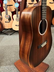 Martin DJR-10E エレアコ オール単板 StreetMaster Amazon.com: Martin D Jr-10E Streetmaster Sapele Satin w/Gig