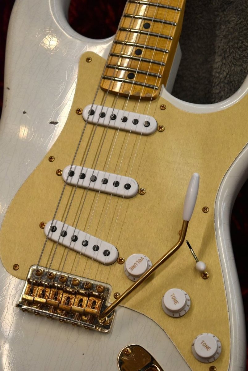 70th Anniversary 1954 Stratocaster Relic Desert Tan