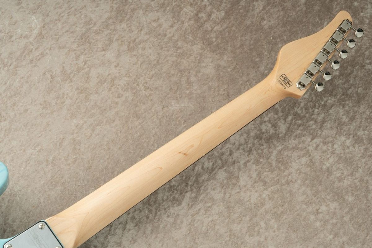 ギター tsucchie このVは30年程前に先輩から譲り受けたギター。おそらく「Fernandes JS