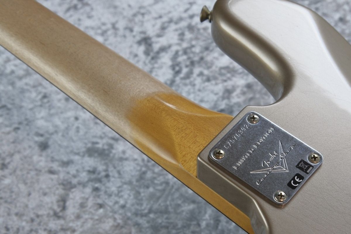 LTD 1964 Jazz Bass Journeyman Relic -Aged Shoreline Gold