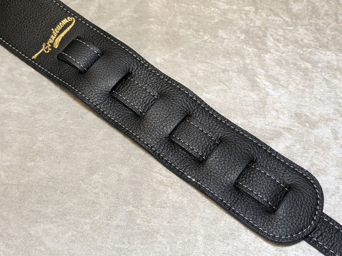 雪桜刺繡ストラップ ブラックレザー | 【クロサワ楽器店オンライン