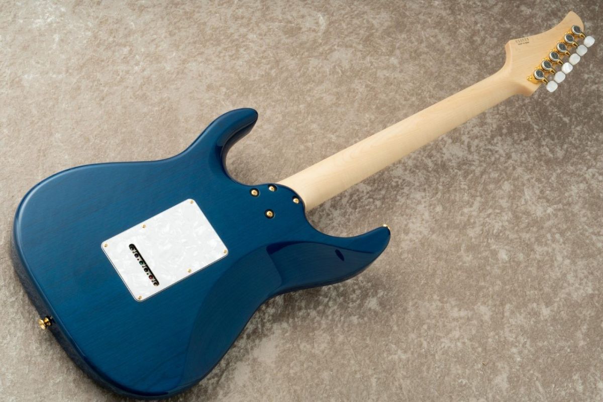DST-Classic 24 w/Master Grade Quilt Maple -Trans Blue