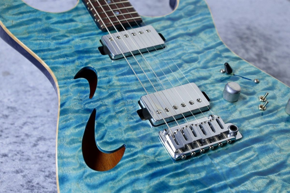 DST-Hollow22 5A Quilt Maple Honduras Mahogany ~Trans Blue