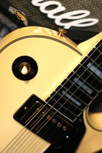 G.W最終セール！！レスポールカスタムモデルWhite 楽天市場】PhotoGenic LP-300C/WH エレキギター LPカスタム