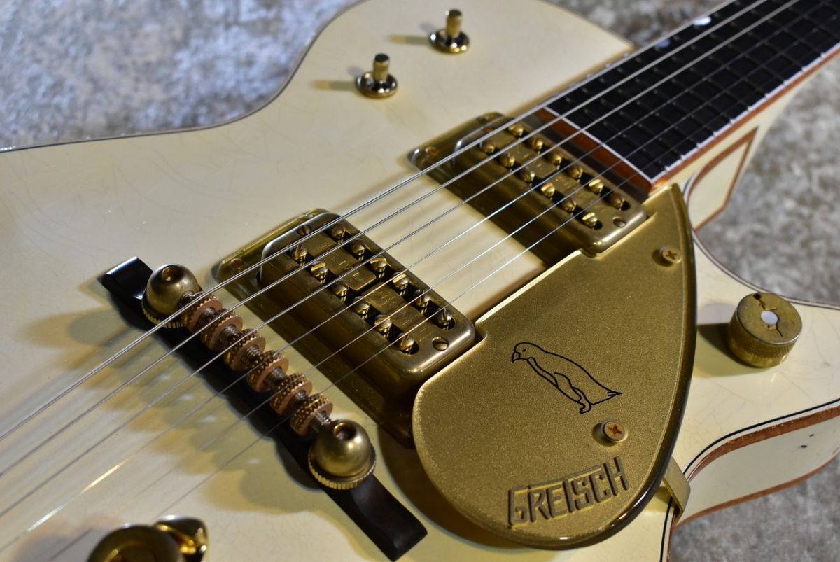 Custom Shop G6134CS 1959 White Penguin Relic by Chad Henrichsen