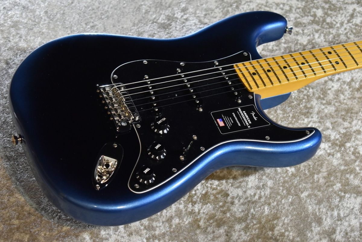 AMERICAN PROFESSIONAL II STRATOCASTER Dark Night #US23049207