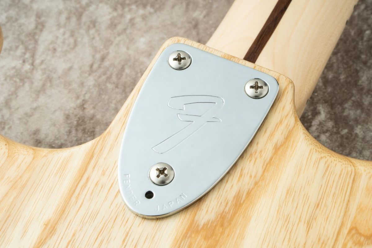 Made in Japan Traditional II 70s Stratocaster Mod. -Natural