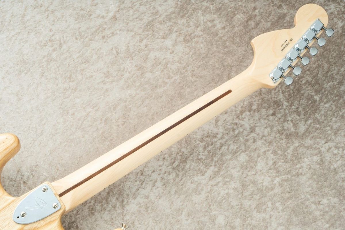 Made in Japan Traditional II 70s Stratocaster Mod. -Natural