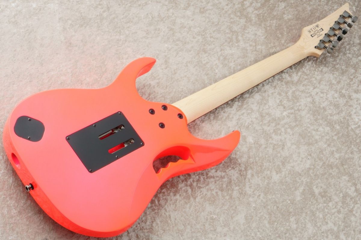 旧価格】 Ibanez JEM77P S/N：I240909579 STEVE VAI