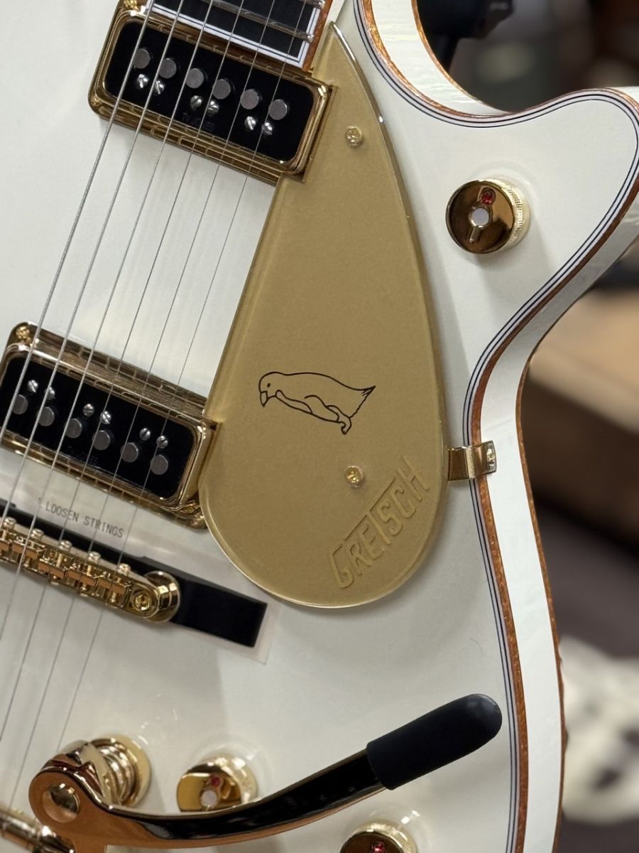 G6134TG FSR Penguin with String-Thru Bigsby Vintage White
