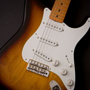 いろいろセット Fender Japan Stratocaster サンバースト s-l400.jpg