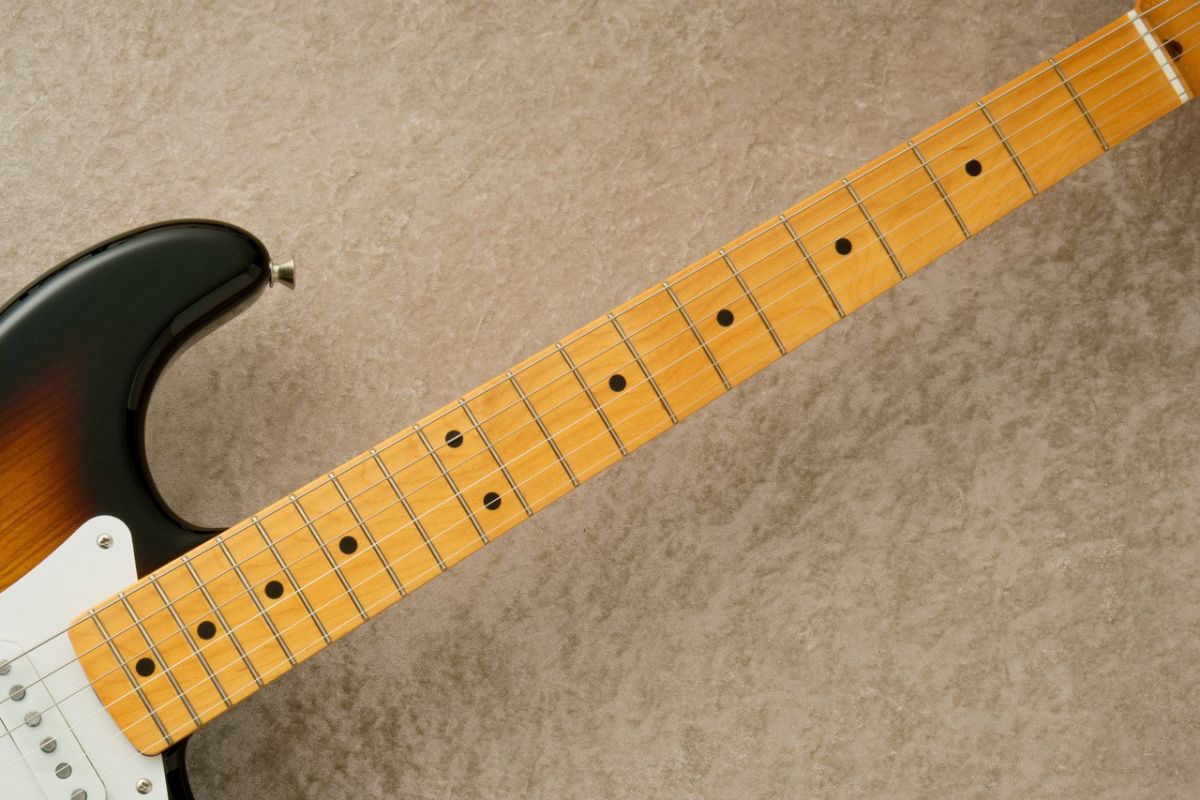 FSR Made in Japan Traditional II 50s Stratocaster -2 Tone Sunburst