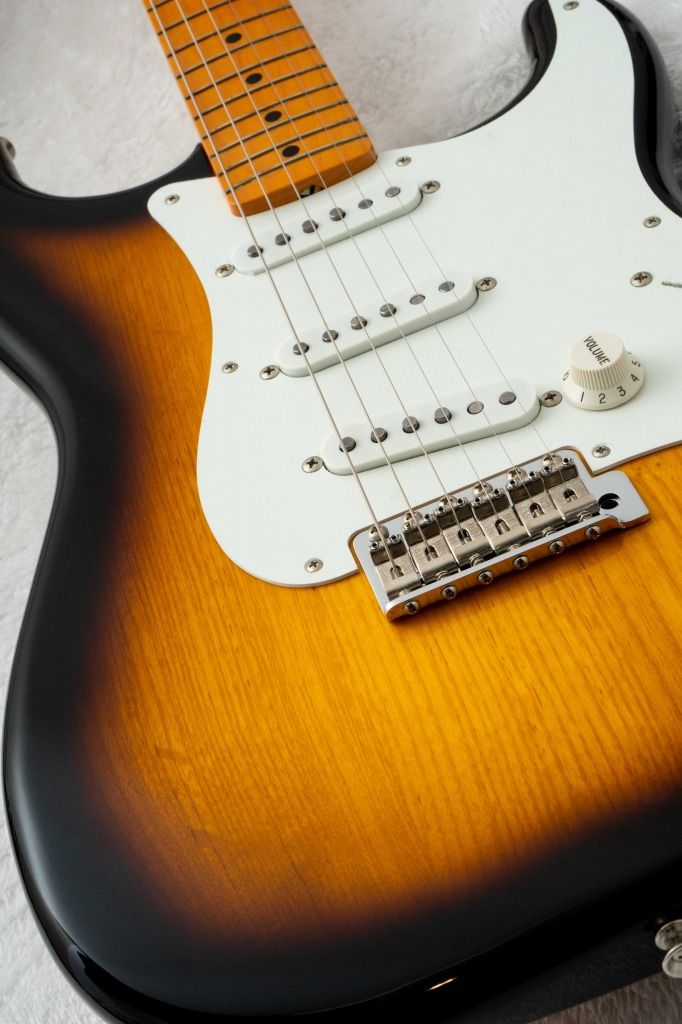 FSR Made in Japan Traditional 50s Stratocaster 2-Tone Sunburst