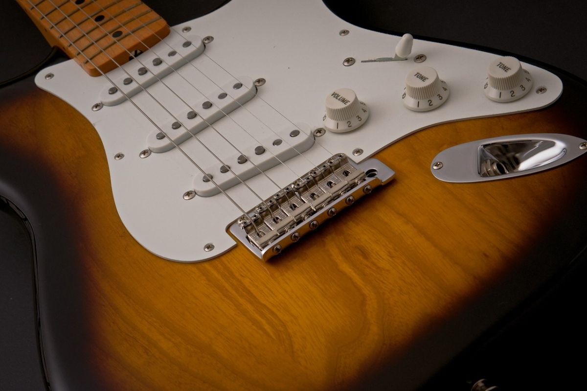 Vintage Stratocaster サンバースト 日本製 FSR Made in Japan Traditional 50s Stratocaster ～2-Color