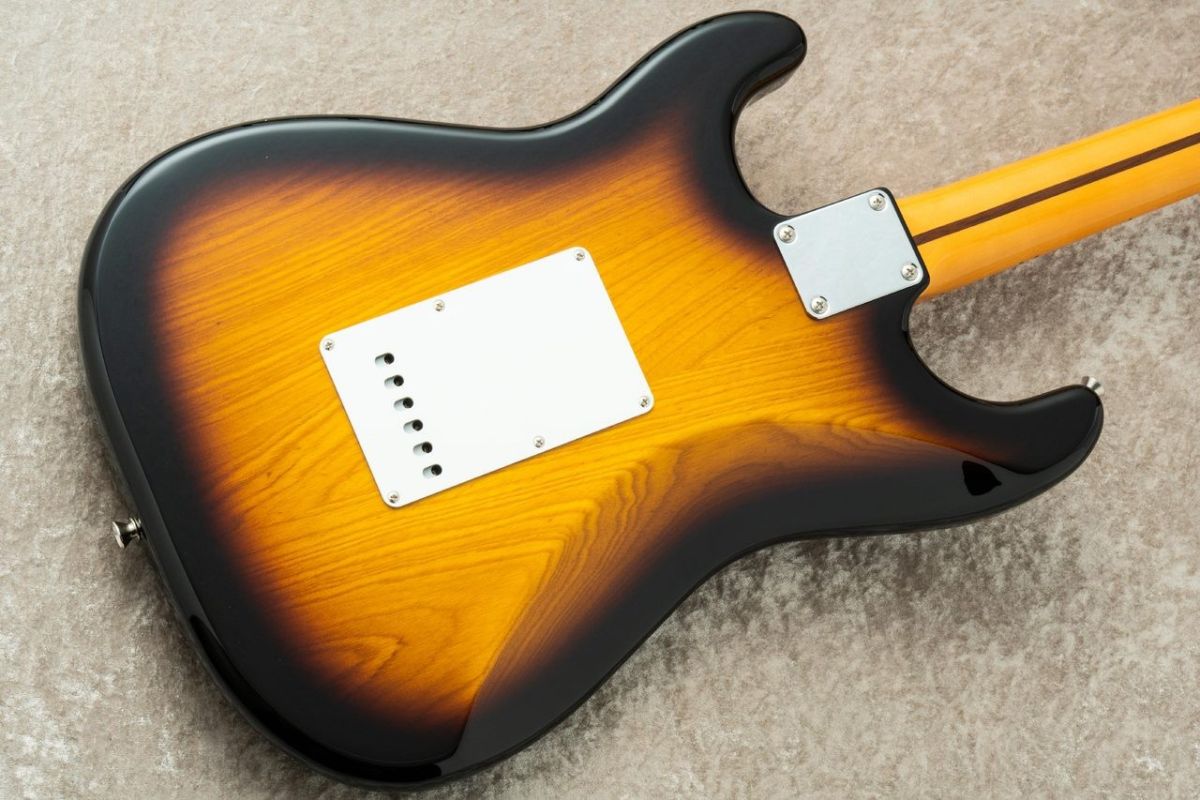 FSR Made in Japan Traditional II 50s Stratocaster -2 Tone Sunburst