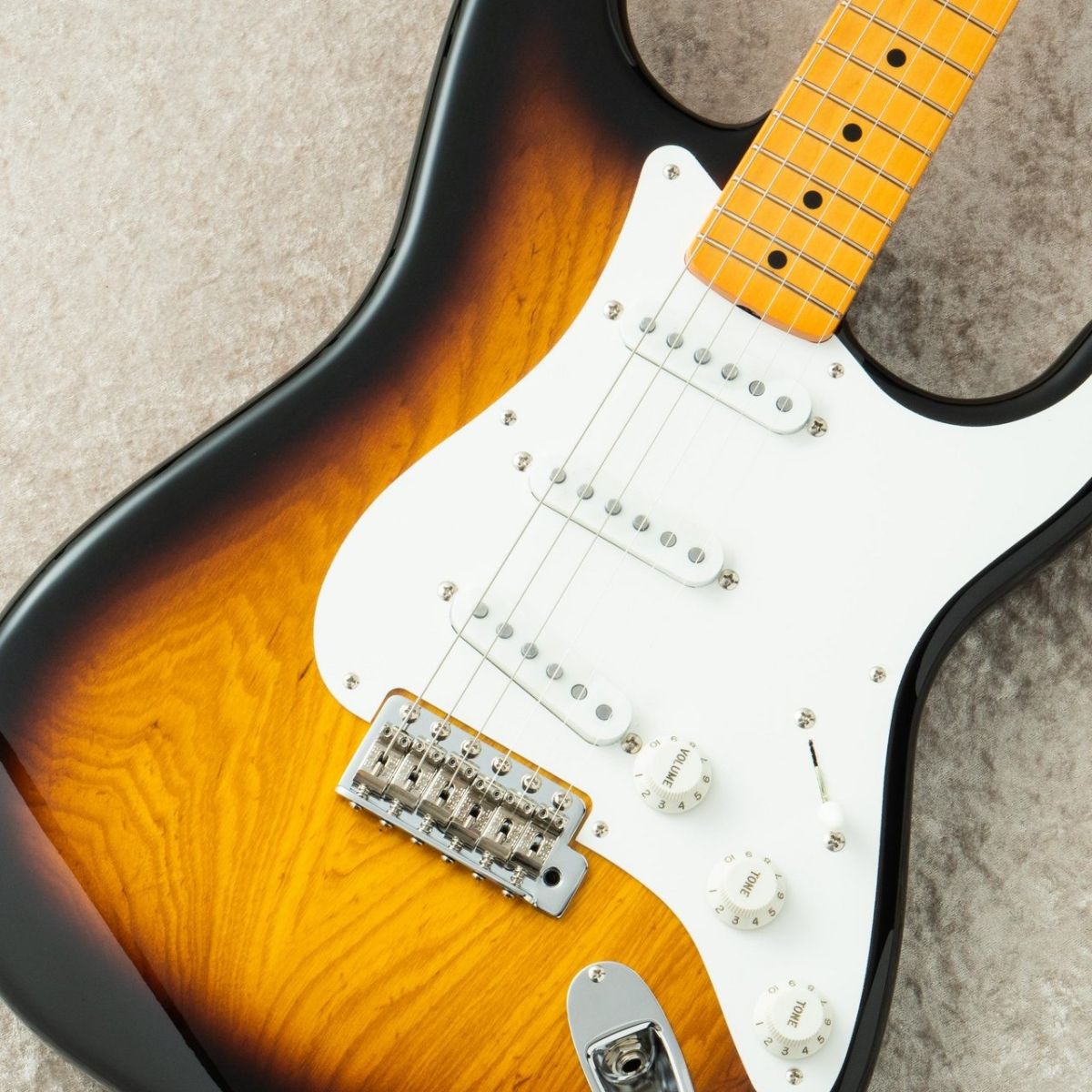 FSR Made in Japan Traditional II 50s Stratocaster -2 Tone Sunburst