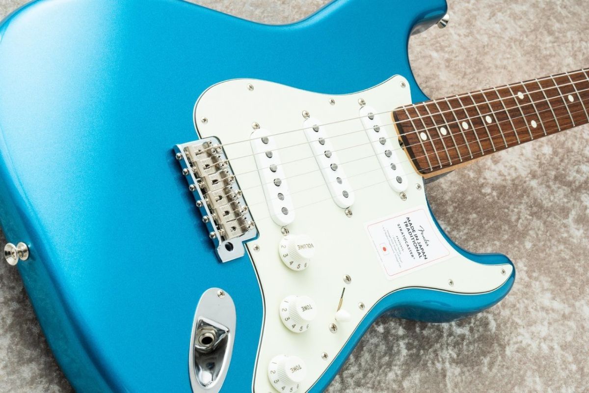 Fender Stratocaster ライトブルー Limited Player II Roasted Neck Stratocaster Sonic Blue