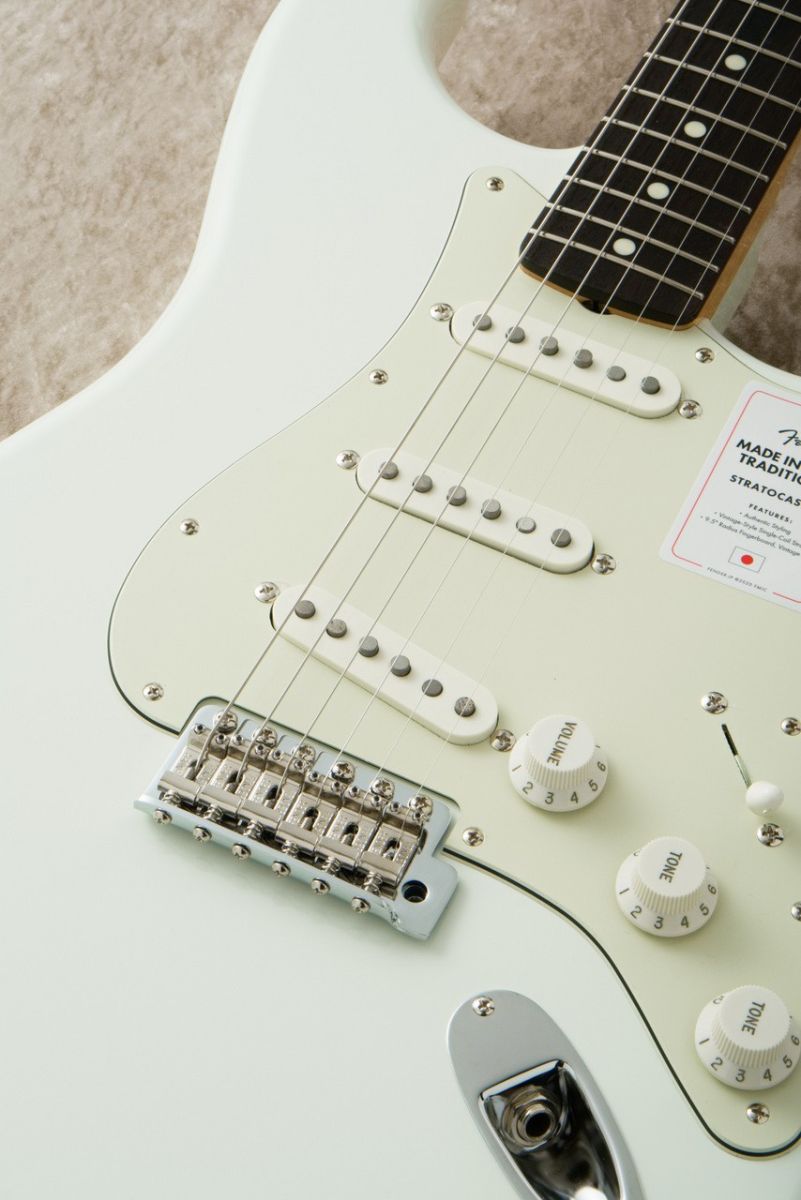 Made in Japan Traditional II 60s Stratocaster -Qlympic White