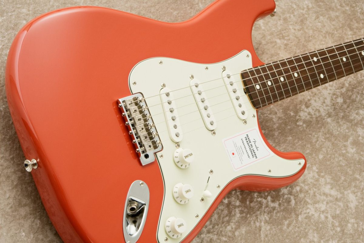 Made in Japan Traditional II 60s Stratocaster -Fiesta Red