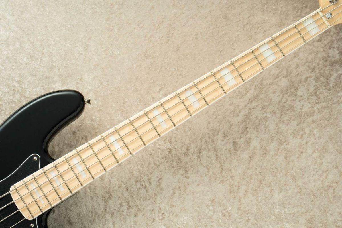 FSR Made in Japan Traditional II 70s Jazz Bass -Black