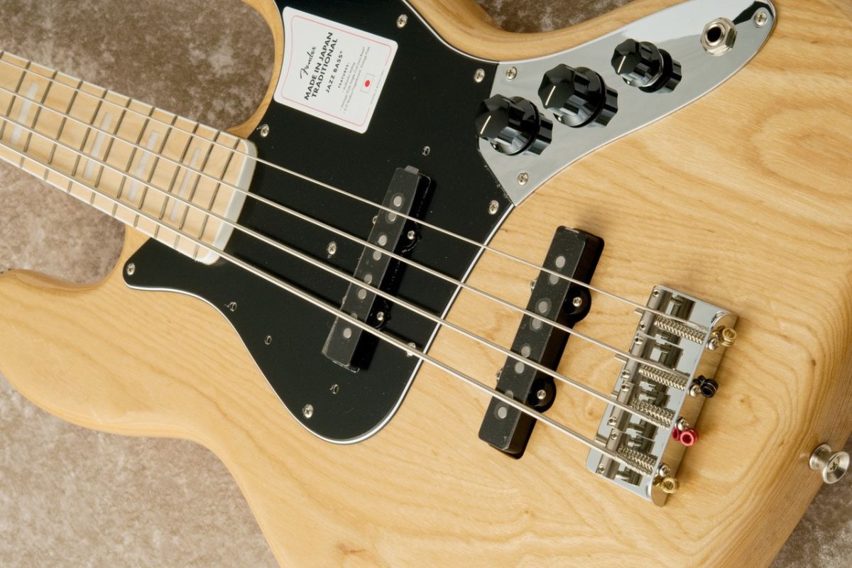 Made in Japan Traditional II 70s Jazz Bass -Natural- | 【クロサワ