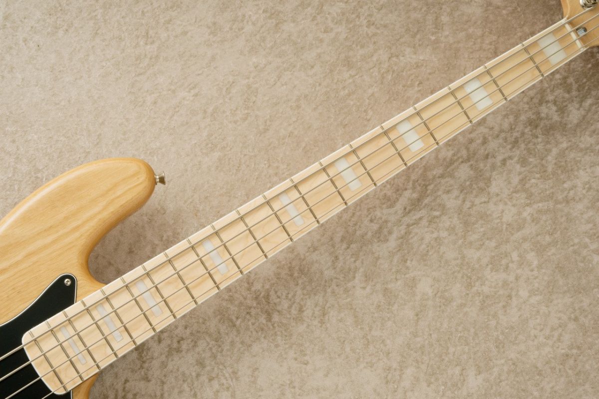Made in Japan Traditional II 70s Jazz Bass -Natural- | 【クロサワ