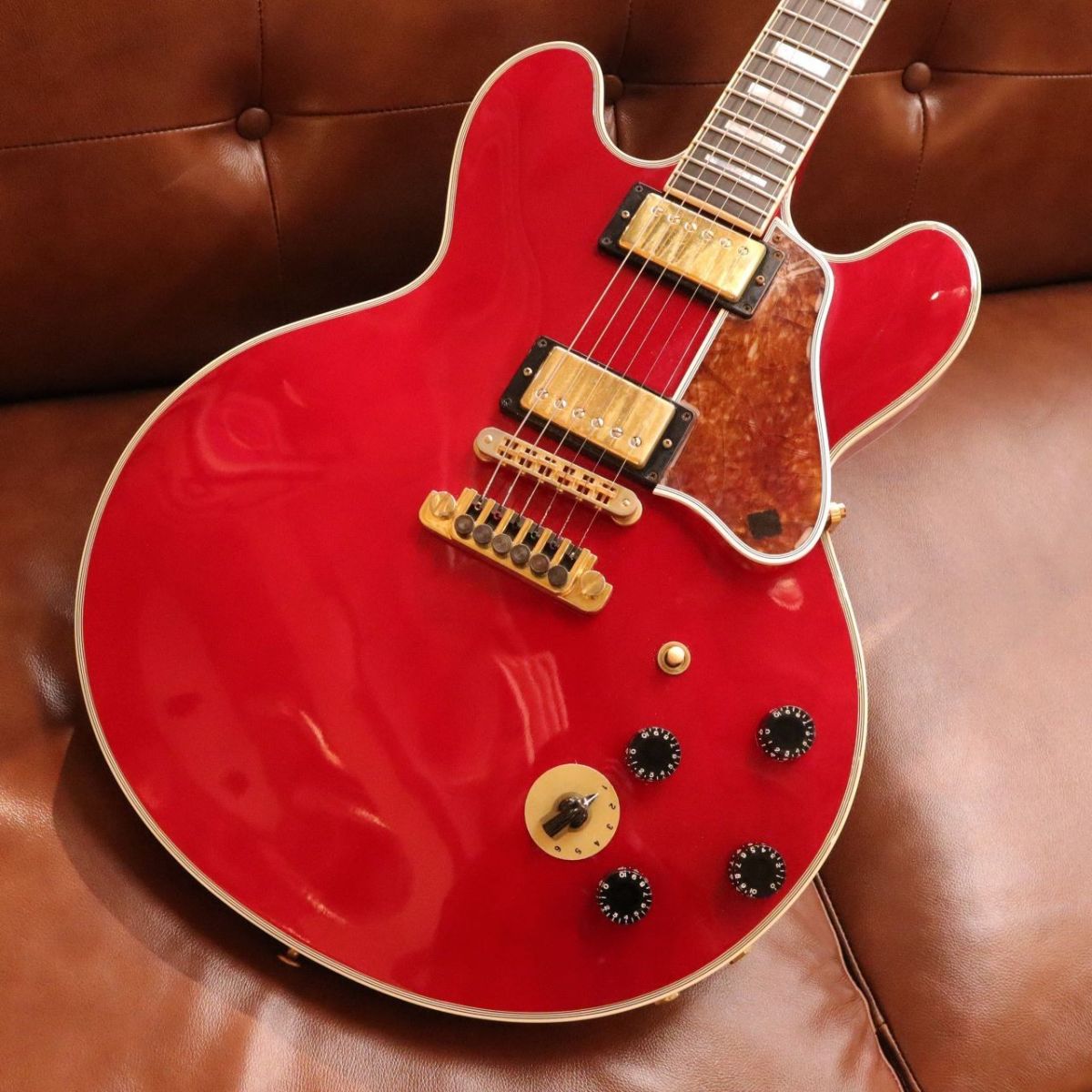 B.B. KING SIGNATURE LUCILLE Cherry | 【クロサワ楽器店オンライン