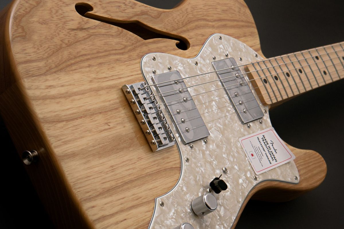 Made in Japan Traditional II 70s Telecaster Thinline -Natural