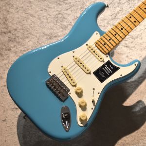 ［美品］エレキギター　青　水色 Amazon | 青と白の磁器のエレキギター、メープルの指板の音響