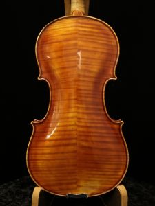 ◇An old violin Chenantais & Le Lyonnais ◇An old violin