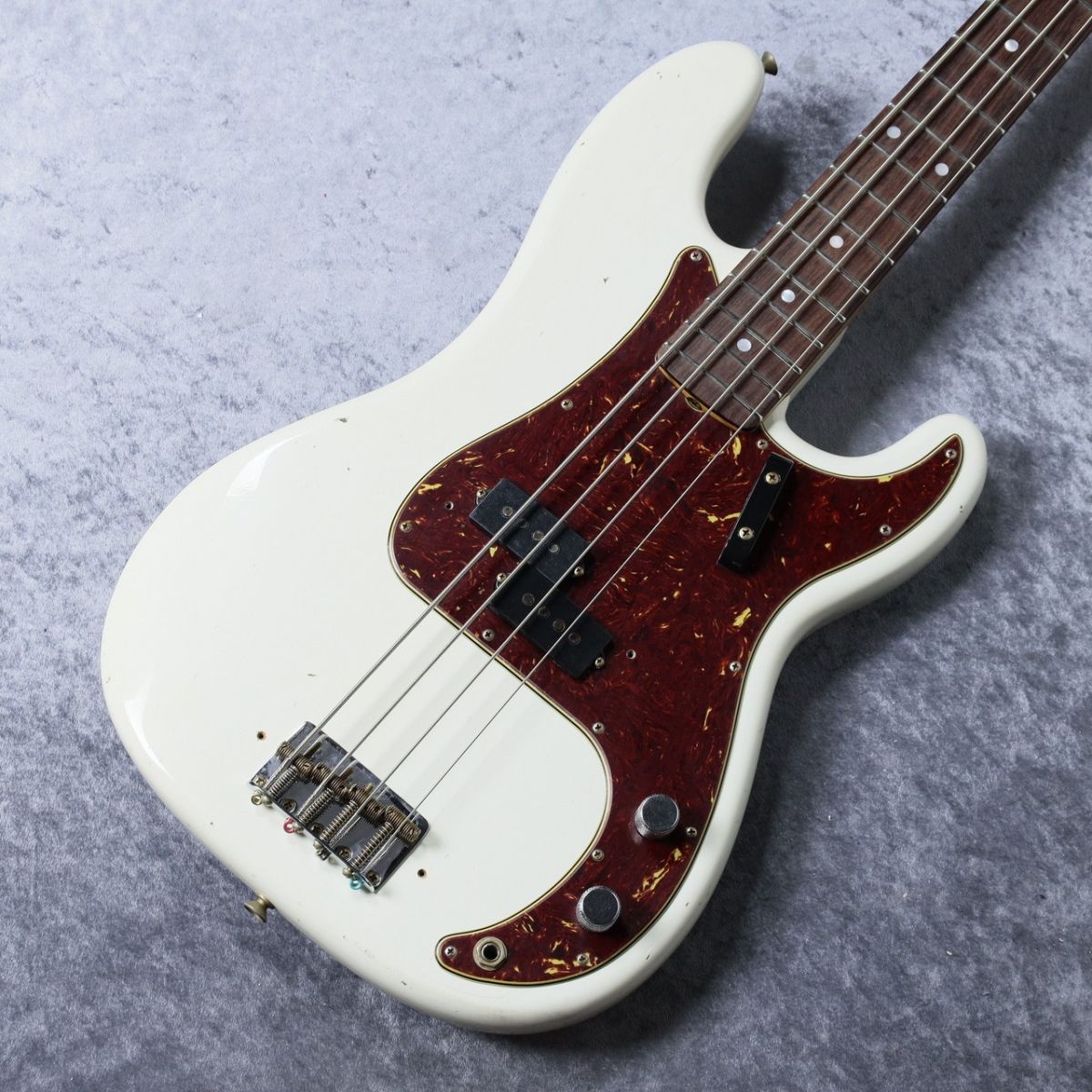 1966 Precision Bass Journeyman Relic - Aged Olympic White