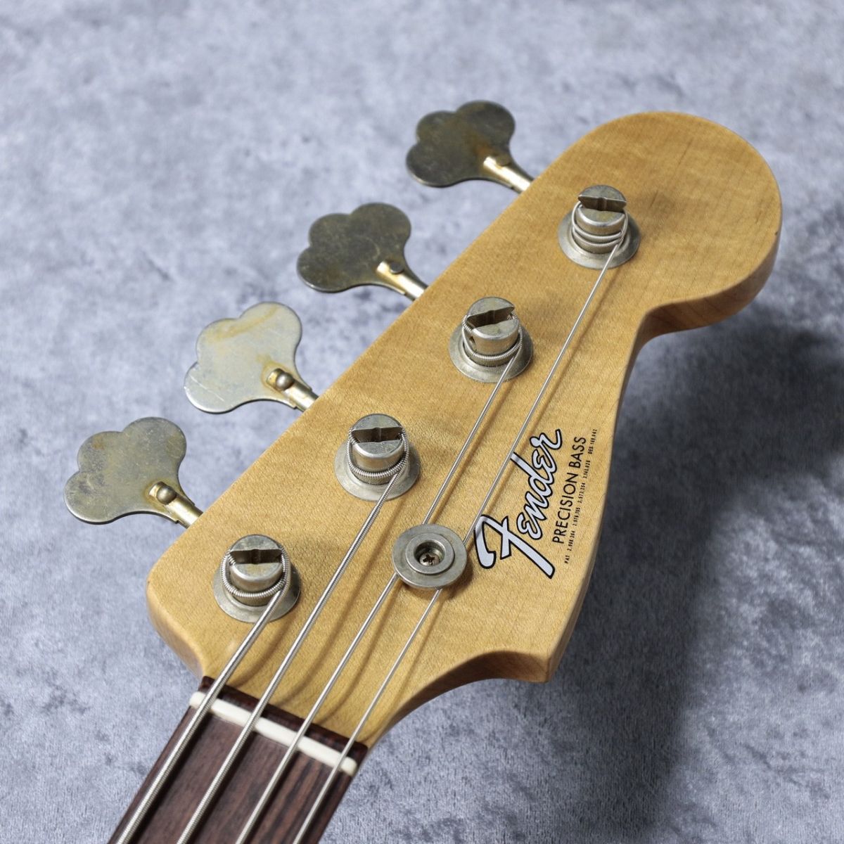 1966 Precision Bass Journeyman Relic - Aged Olympic White