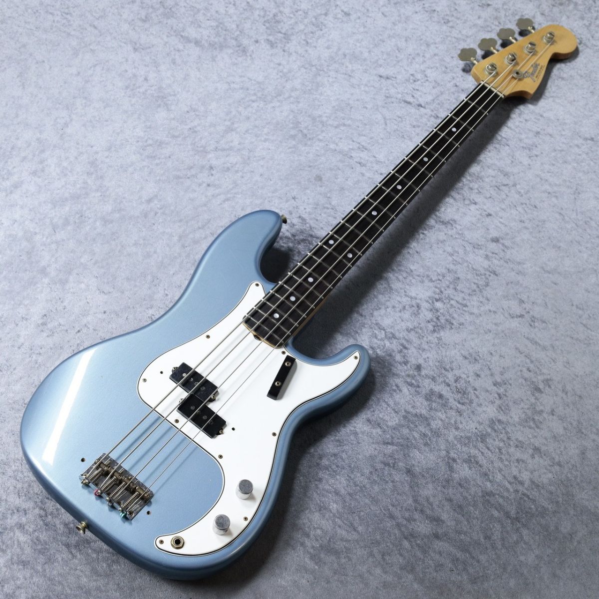 ベース FENDER ELECTRIC PRECISION BASS 6640e928-7601-56f3-9e48-