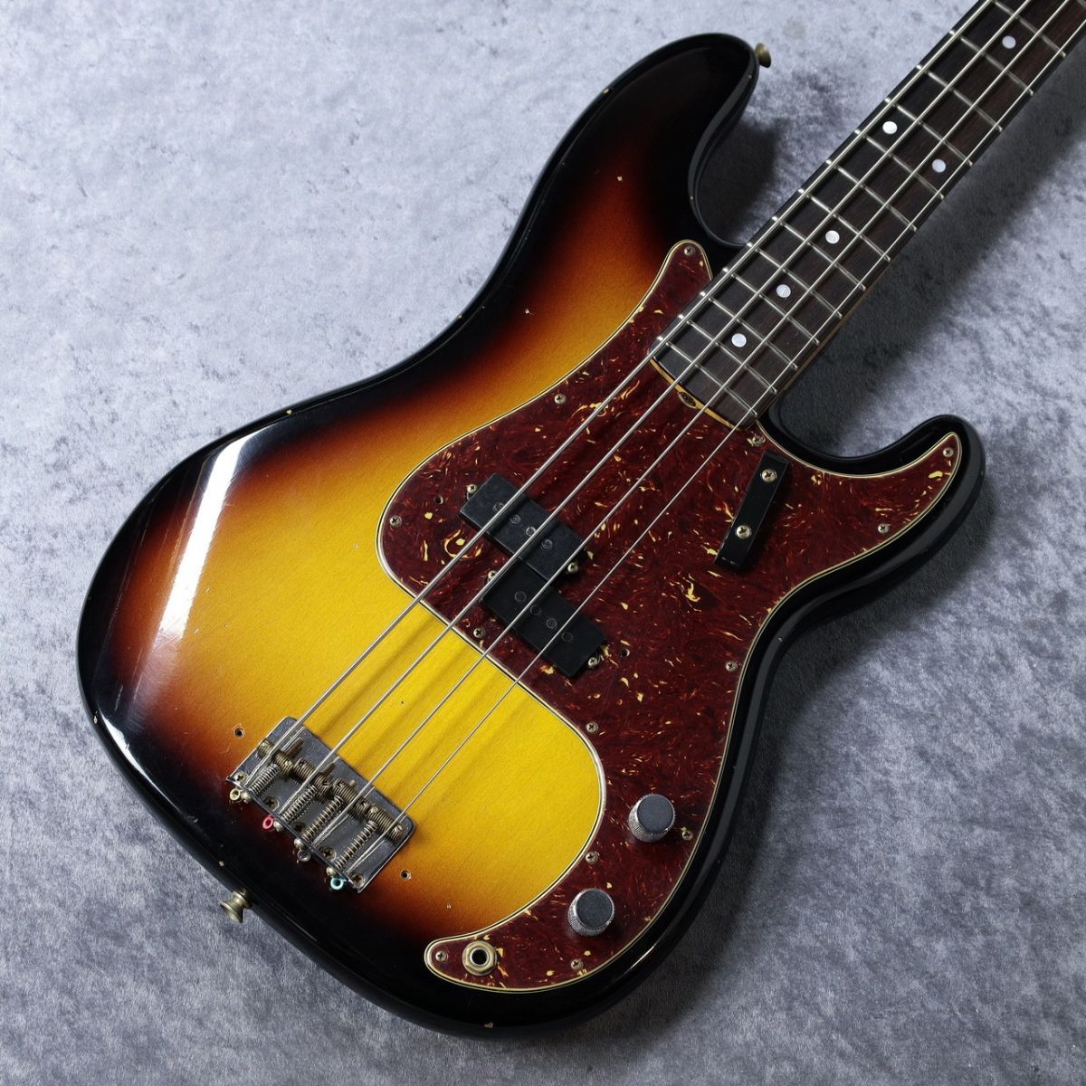 フェルナンデスPrecision Bass サンバースト Fender Player Precision Bass [3-Tone Sunburst]（新品/送料