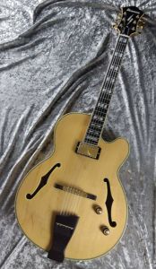 PM-200 Pat Metheny Signature NT : Natural s/n F2508163