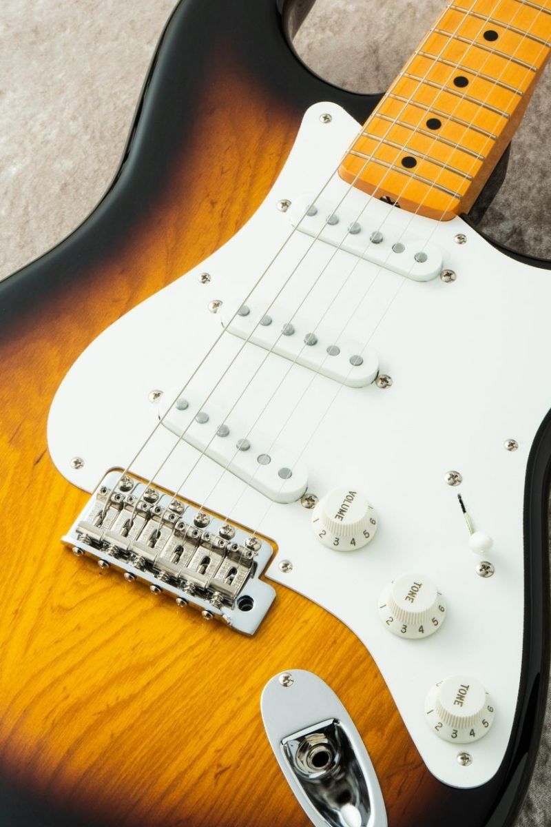 FSR Made in Japan Traditional II 50s Stratocaster -2 Tone Sunburst