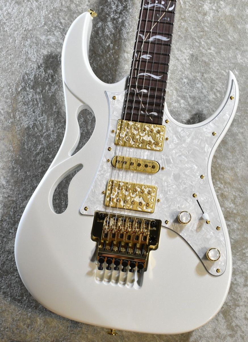 PIA3761 Steve Vai Signature Stallion White #F2504823