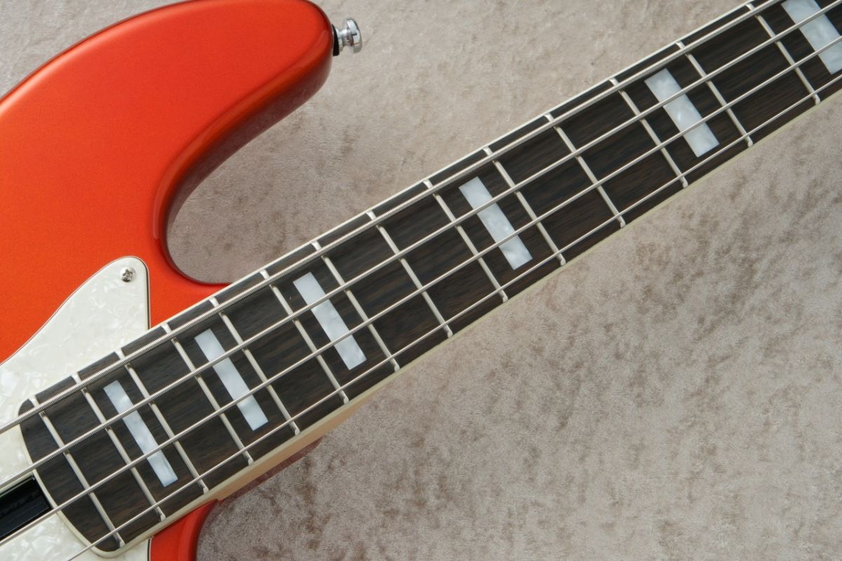 V7 Alder 4st 2nd Generation -Bright Metallic Red / BMR