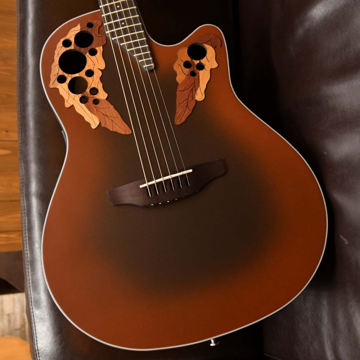 ギター Ovation Ce44 RRB Ovation Celebrity Reverse Red Burst Mid Bowl Acoustic Guitar