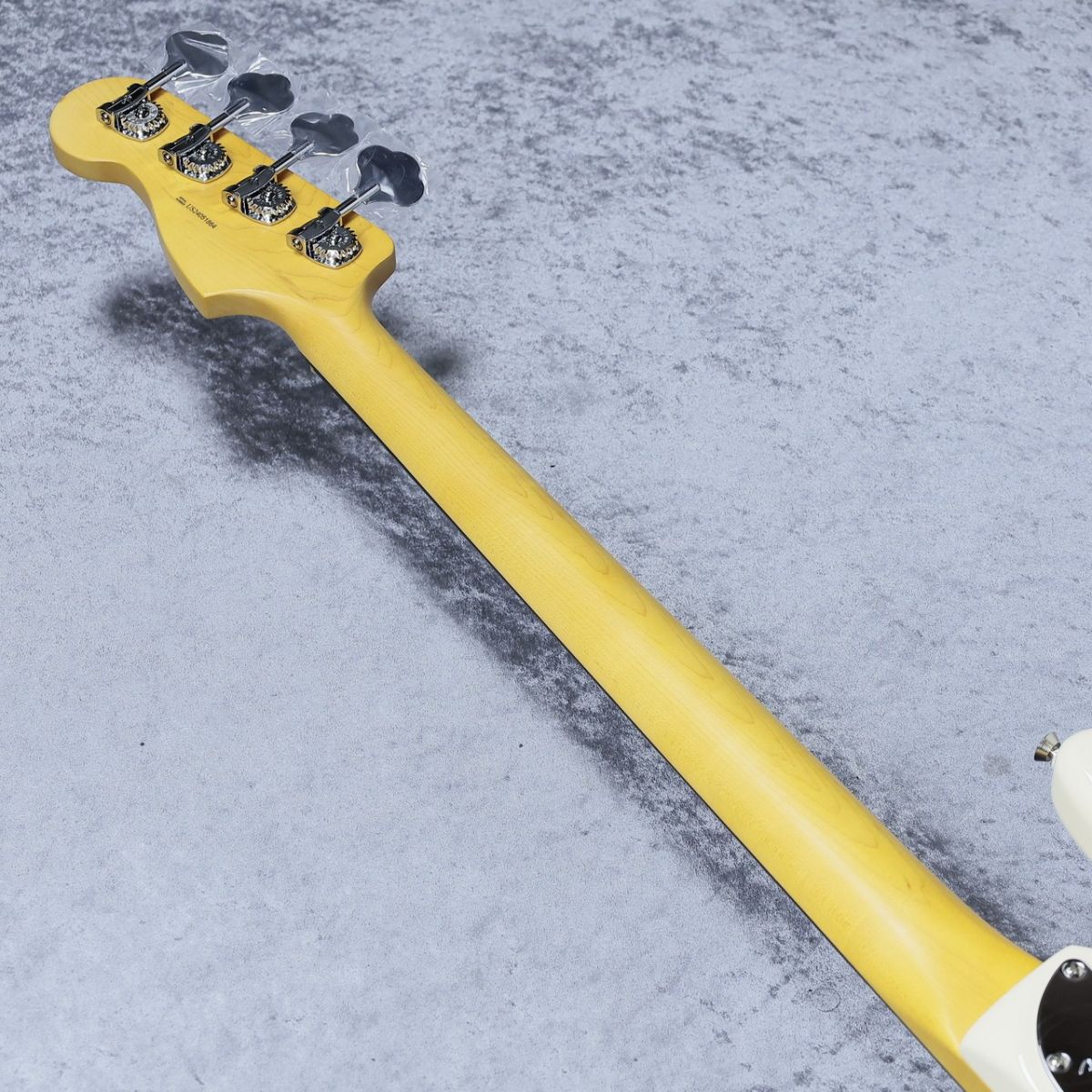 American Professional II Precision Bass -Olympic White