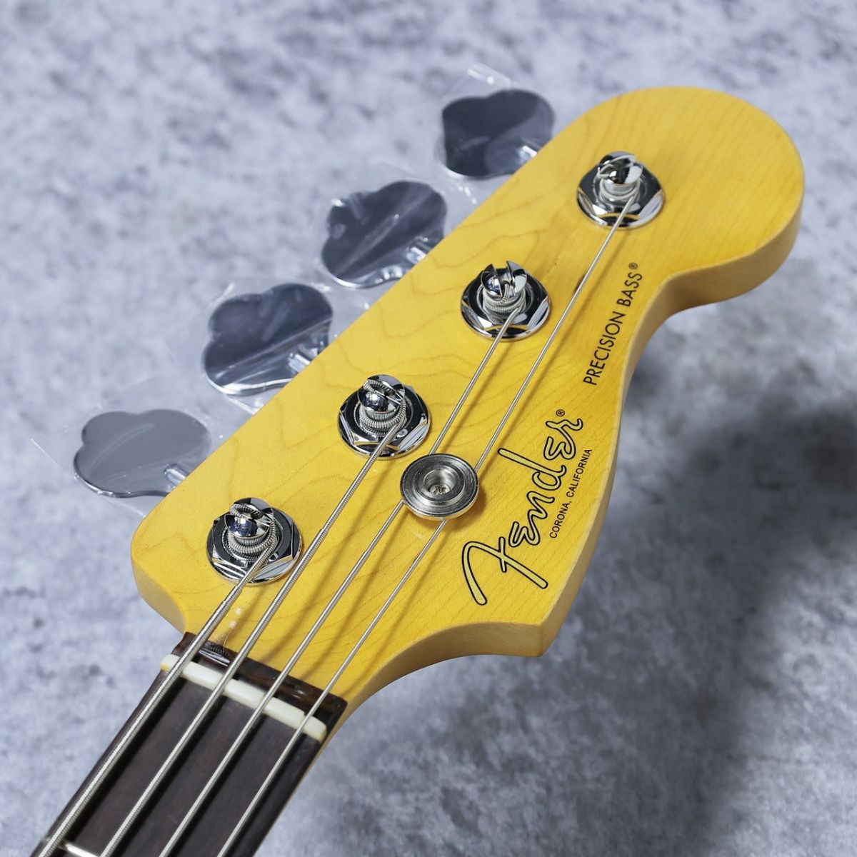 American Professional II Precision Bass -Olympic White