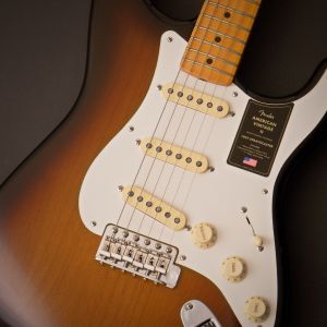 Fender 【ギグバッグプレゼント】 American Vintage II 1957 Stratocaster -2-Color Sunburst- 【3.49kg】