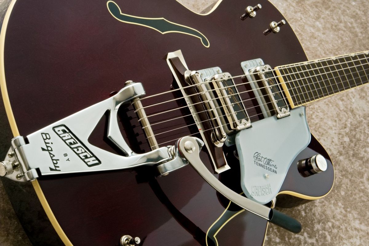 G6119T-62 Vintage Select Edition '62 Tennessean -Dark Cherry Stain