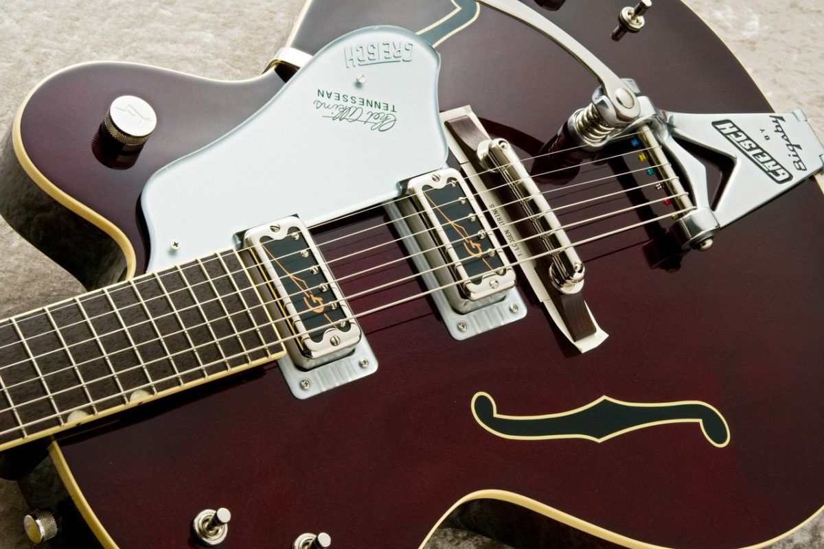 G6119T-62 Vintage Select Edition '62 Tennessean -Dark Cherry Stain