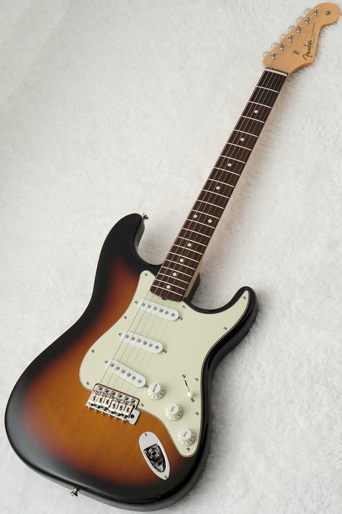 FSR Made in Japan Traditional 60s Stratocaster 3-Tone Sunburst