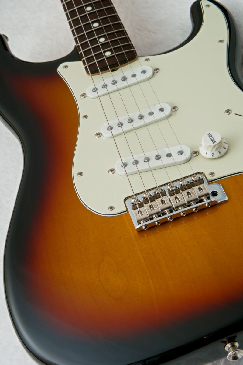 FSR MIJ TRADITIONAL II 60S STRATOCASTER 3-Color Sunburst / 3CS