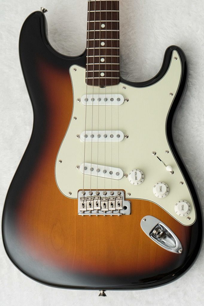 FSR Made in Japan Traditional 60s Stratocaster 3-Tone Sunburst